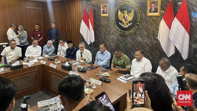 Menteri Koordinator Bidang Pangan Zulkifli Hasan mengungkapkan pihaknya bakal melakukan pemantauan dan pengawasan serentak terhadap 8.000 Koperasi Desa/Kelurahan Merah Putih (Kopdes Merah Putih) di seluruh Indonesia mulai besok.