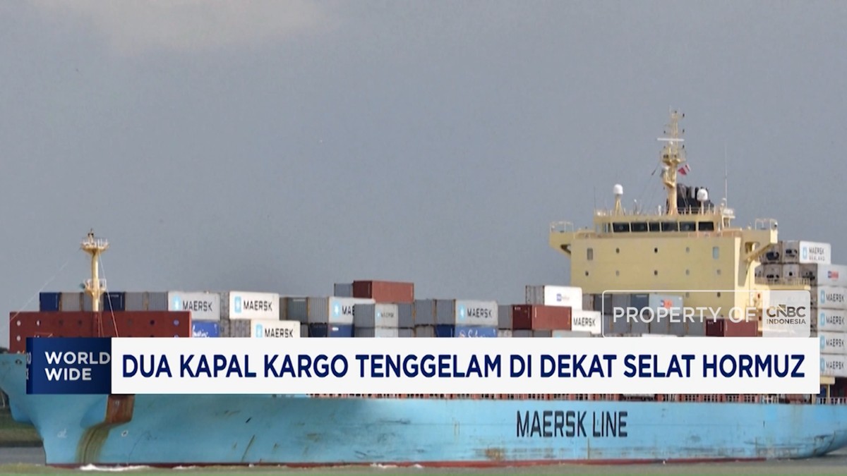 Video: 2 Kapal Kargo Tenggelam di Dekat Selat Hormuz