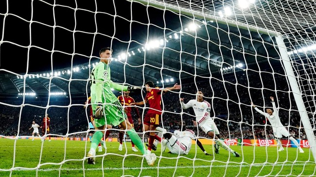 Soccer Football - UEFA Champions League - AS Roma v Real Madrid - Stadio Olimpico, Rome, Italy - October 14, 2026 Real Madrid's Antonio Rudiger scores their fourth goal REUTERS/Matteo Ciambelli     TPX IMAGES OF THE DAY