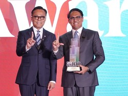Bank Mandiri Dinobatkan Jadi BUMN dengan Layanan Terbaik di Danantara CX100