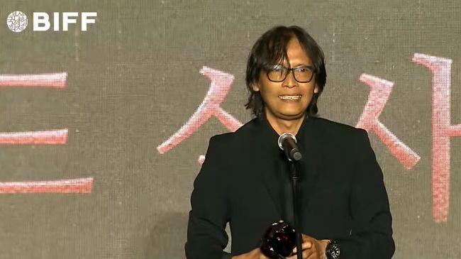 Film Ibuku karya Eddie Cahyono berhasil memenangkan penghargaan khusus Special Jury Award pada Busan International Film Awards (BIFF) ke-31 yang dihelat di Busan Cinema Center, Kamis (15/10).