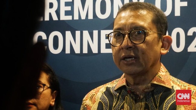 Menteri Kebudayaan Fadli Zon merespons pencabutan izin konser Andrea Bocelli di Borobudur. Ia mendukung kegiatan yang memajukan budaya dan ekonomi.