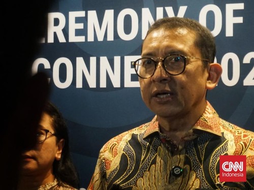 Menteri Kebudayaan, Fadli Zon merespons pencabutan rekomendasi izin penyelenggaraan konser penyanyi tenor asal Italia, Andrea Bocelli di Candi Borobudur, Kabupaten Magelang, Jawa Tengah pada 31 Oktober 2026.
