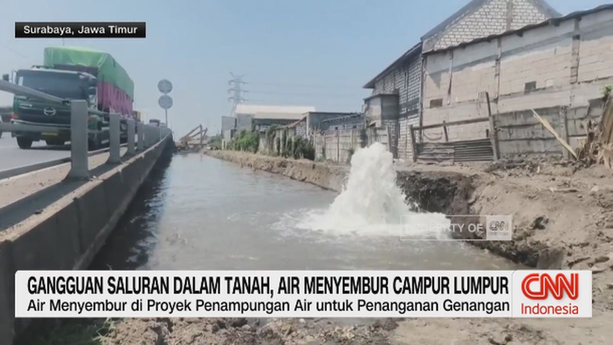 VIDEO: Gangguan Saluran Dalam Tanah, Air Menyembur Campur Lumpur