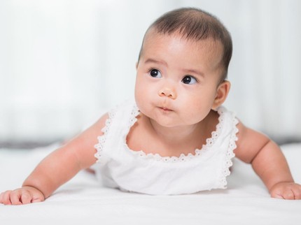 150 Nama Bayi Bermakna Berani untuk Anak Perempuan & Laki-Laki Beserta Artinya