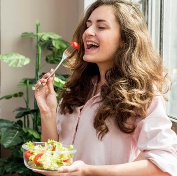 8 Makanan yang Baik untuk Kesehatan Kulit