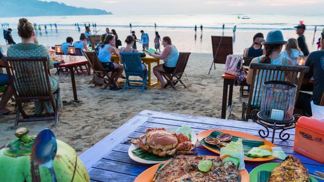 Ilustrasi. Ada beberapa tempat makan seafood di Ancol yang menarik untuk dikunjungi. Kamu bisa makan sambil menikmati pemandangan pantai.