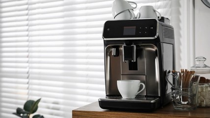 7 Rekomendasi Coffee Machine Terbaik untuk Bikin Kopi ala Kafe di Rumah
