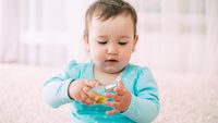 10 Rekomendasi Parfum Bayi yang Aman dan Wanginya Tahan Lama