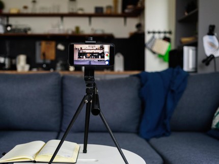 7 Rekomendasi Tripod HP Terbaik untuk Bikin Konten, Foto, dan Video