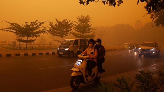 Langit Berwarna Jingga, Udara Palangka Raya Sangat Berbahaya