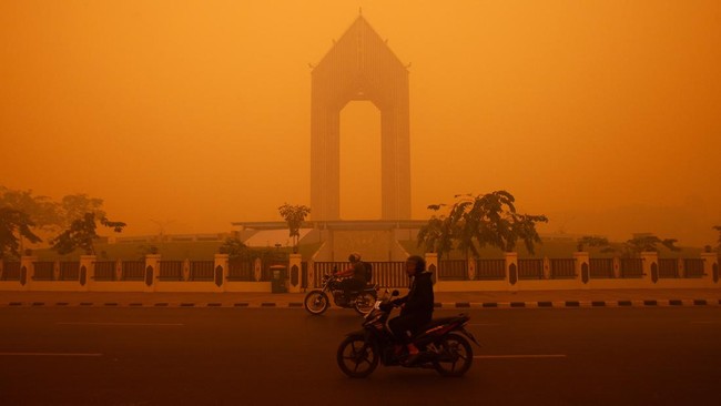 Langit Berwarna Jingga, Udara Palangka Raya Sangat Berbahaya