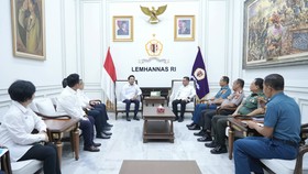 Gubernur Lemhannas RI Dr. H. TB. Ace Hasan Syadzily, M.Si. menerima audiensi dari PT Pertamina (Persero) di Ruang Tamu Gubernur, pada Senin (14/9). Audiensi tersebut dipimpin oleh Direktur SDM PT Pertamina (Persero) Andy Arvianto.