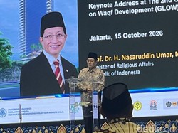 Menag Ungkap Perbedaan Zakat dan Wakaf, Tak Harus Muslim untuk Berwakaf