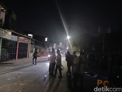 Emak-emak Ikut Tawuran di Ablam Makassar Bela Anaknya