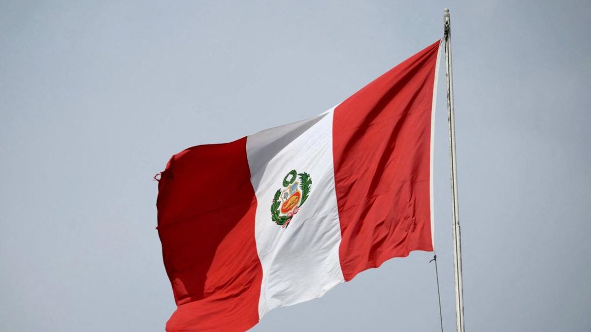 Peru Larang Siswi Pakai Kutek dan Rok Pendek ke Sekolah