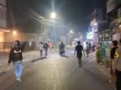 Video Mencekam Aksi Tawuran di Makassar, Polisi Lepas Tembakan Peringatan