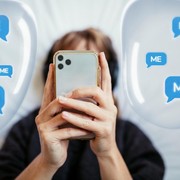 Kenapa Kita Sering Menunda Balas Chat Padahal Sudah Membacanya? Ini 4 Alasannya