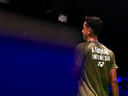 Alwi Farhan saat menghadapi Jonatan Christie di babak 16 besar Denmark Open 2026. (Arsip PBSI)