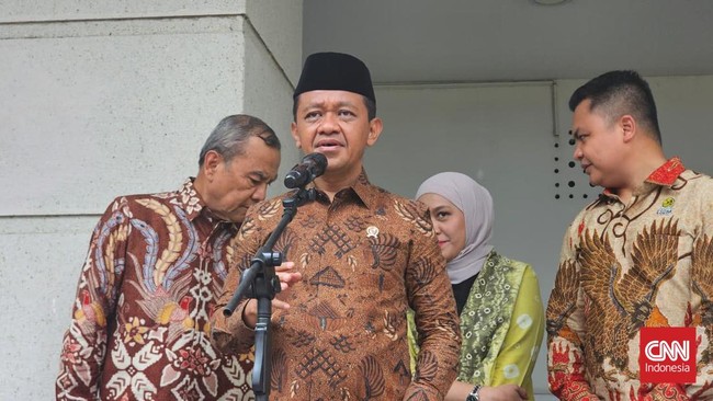 Bahlil Lahadalia menggelar jupa pers di Jakarta, Jumat (16/10).