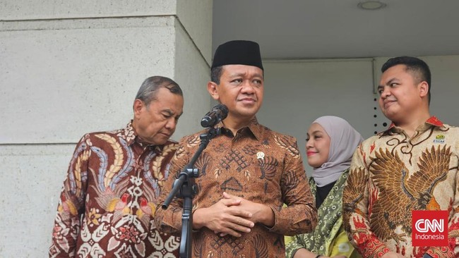 Bahlil Lahadalia menggelar jupa pers di Jakarta, Jumat (16/10).