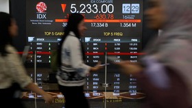 Sejumlah media asing menyoroti Indeks Harga Saham Gabungan (IHSG) Indonesia anjlok 469,86 poin atau 8 persen pada pembukaan perdagangan.