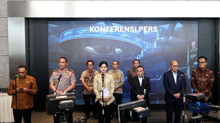 Kapolri Suyudi Ario Seto, CEO Danantara Rosan, Ketua OJK Friderica, Ketua DPR RI Sufmi Dasco, Kepala BP BUMN Dony Oskaria, Kepala Eksekutif PMDK Hasan Fawzi sambangi gedung Bursa Efek Indonesia (BEI) pada Jumat (16/10/2026).