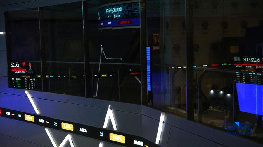 Layar menampilkan pergerakan Indeks Harga Saham Gabungan (IHSG) di Bursa Efek Indonesia, Jakarta, Jumat (16/10/2026). (CNBC Indonesia/Muhammad Sabki) Layar menampilkan pergerakan Indeks Harga Saham Gabungan (IHSG) di Bursa Efek Indonesia, Jakarta, Jumat (16/10/2026). (CNBC Indonesia/Muhammad Sabki)