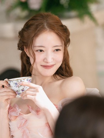5 Potret Lee Se Young Perankan Tokoh Antagonis di Drakor The Remarried Empress