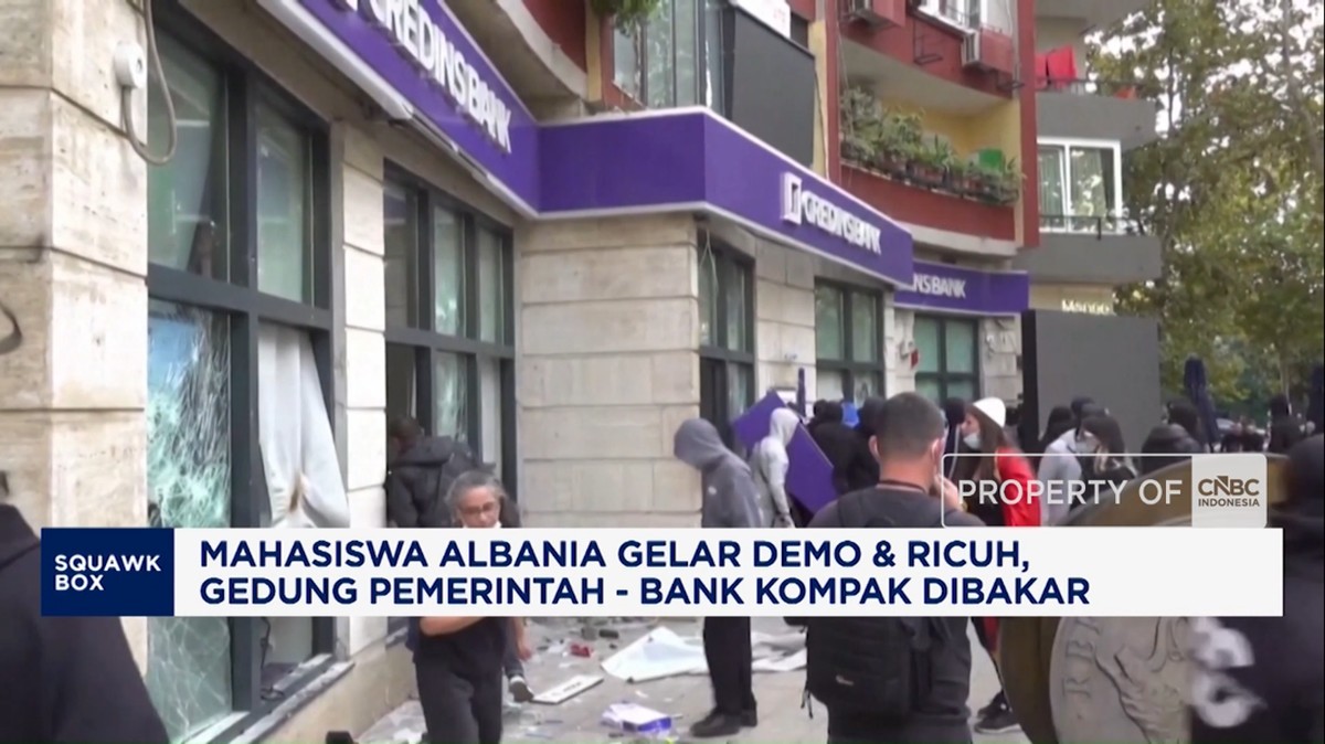 Video: Mahasiswa Albania Gelar Demo dan Ricuh, Gedung dan Bank Dibakar