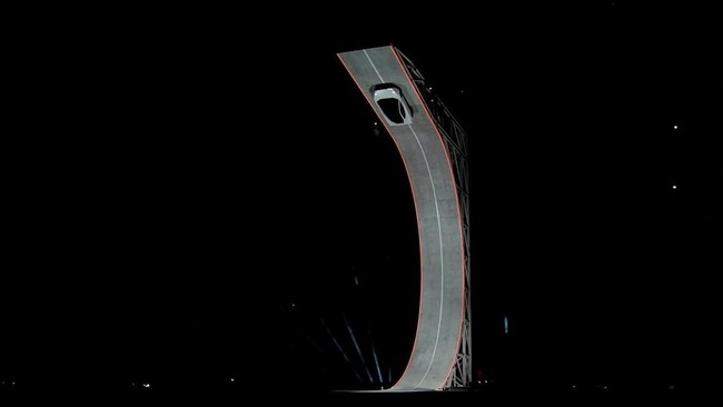 Tesla Perkenalkan Mobil Sport Listrik Roadster Generasi Terbaru