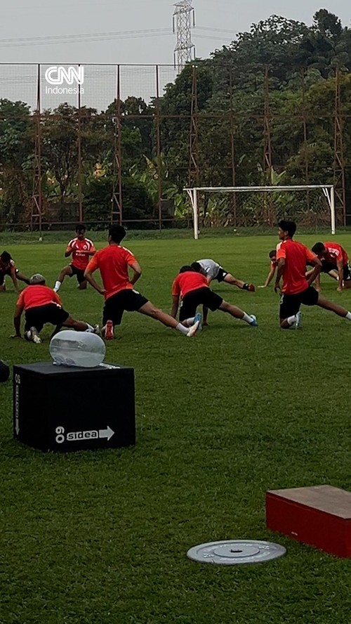 Persija Jakarta menggelar latihan di Persija Training Ground, Depok, Jawa Barat, Kamis (15/10).