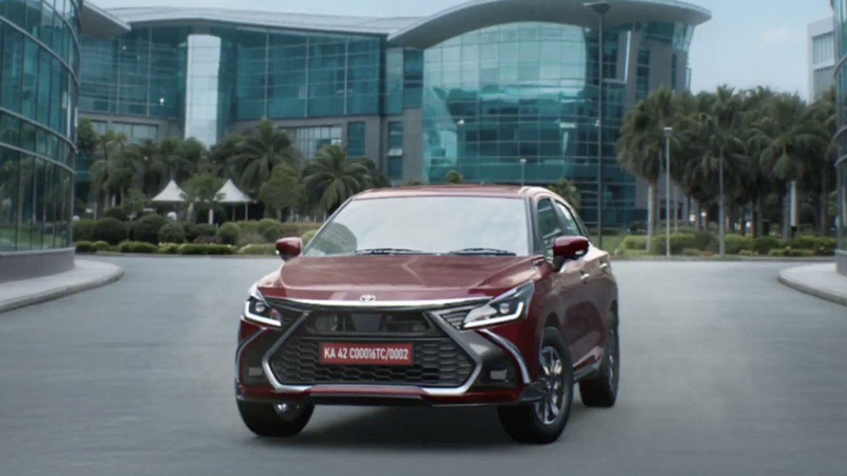 Toyota Glanza Baru Hadir di India dengan Irit BBM dan Fitur Keselamatan Tinggi