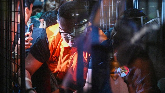 Bupati Klaten Sembunyikan Rp934 Juta Hasil Korupsi di Dalam Tong