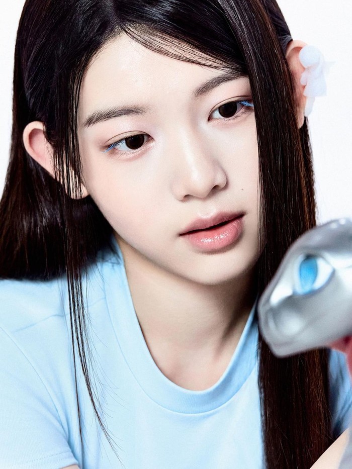 Member A2O LITE selanjutnya yaitu Ma Xitong yang debut dengan nama panggung Mercy. Berasal dari China, Mercy lahir pada 31 Mei 2011.