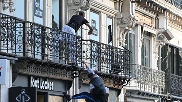 Viral Suami Lempar Barang Jarahan Istrinya saat Demo Prancis