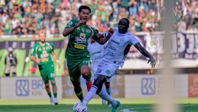Persebaya ditahan PSS 2-2 dalam pertandingan Super League.