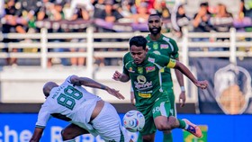 Persebaya Surabaya saat lawan PSS Sleman di Super League.