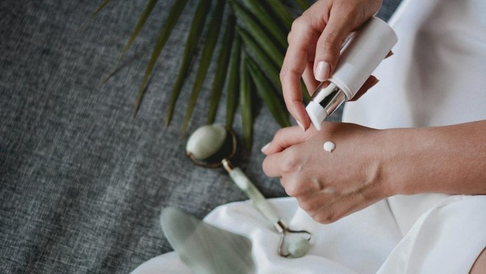 5 Penyebab Kulit Terasa Kering Meski Sudah Pakai Moisturizer