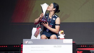 Berita Panas dari Dunia Sport CNN : Viral Panitia Padamkan Lampu saat An Se Young Foto Juara Denmark Open