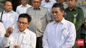 Menteri Koordinator Bidang Pemberdayaan Masyarakat (Menko PM) Muhaimin Iskandar alias Cak Imin menyiapkan program pemberdayaan masyarakat miskin melalui usaha pertanian, mulai dari penanaman cabai dan singkong hingga peternakan ayam