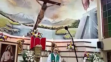 Detik-detik Pastor Tewas Tertimpa Salib saat Pimpin Misa