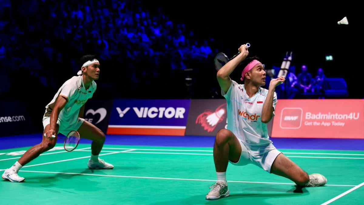 Fajar Alfian/Muhammad Shohibul FIkri mengalahkan Aaron Chia/Soh Wooi Yik pada final Denmark Open 2026 di Odense, Minggu (18/10).