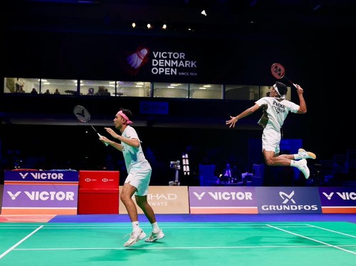 Fajar Alfian/Muhammad Shohibul FIkri mengalahkan Aaron Chia/Soh Wooi Yik pada final Denmark Open 2026 di Odense, Minggu (18/10).