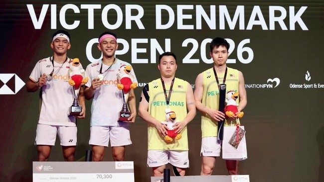 Fajar Alfian/Muhammad Shohibul FIkri mengalahkan Aaron Chia/Soh Wooi Yik pada final Denmark Open 2026 di Odense, Minggu (18/10).