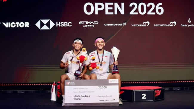 Fajar Alfian/Muhammad Shohibul FIkri mengalahkan Aaron Chia/Soh Wooi Yik pada final Denmark Open 2026 di Odense, Minggu (18/10).