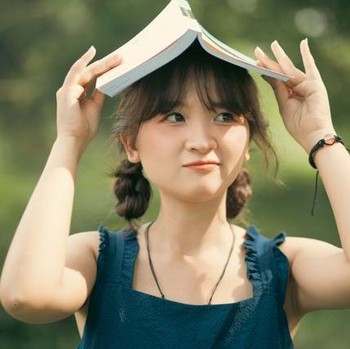 7 Tanda Orang dengan Kepribadian Ambivert, Bisa Asyik di Keramaian tapi Juga Nyaman Sendirian