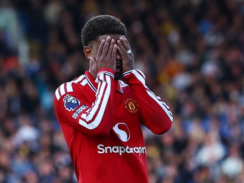 Soccer Football - Premier League - Leeds United v Manchester United - Elland Road, Leeds, Britain - October 18, 2026 Manchester United's Amad Diallo reacts REUTERS/Phil Noble EDITORIAL USE ONLY. NO USE WITH UNAUTHORIZED AUDIO, VIDEO, DATA, FIXTURE LI