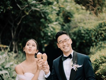 Maudy Ayunda dan Jesse Choi resmi menikah pada 22 Mei 2022. Kehamilan pertamanya tersebut hadir setelah 4 tahun lebih pernikahan. Di laman Instagram, ramai deretan selebritas menyampaikan selamat untuk keduanya. (Foto: Instagram.com/maudyayunda)