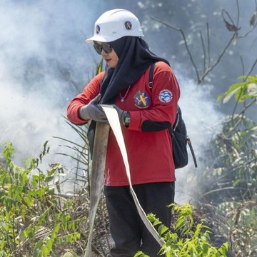 Mengenal The Power of Mama, Para Ibu yang Berjuang Padamkan Karhutla